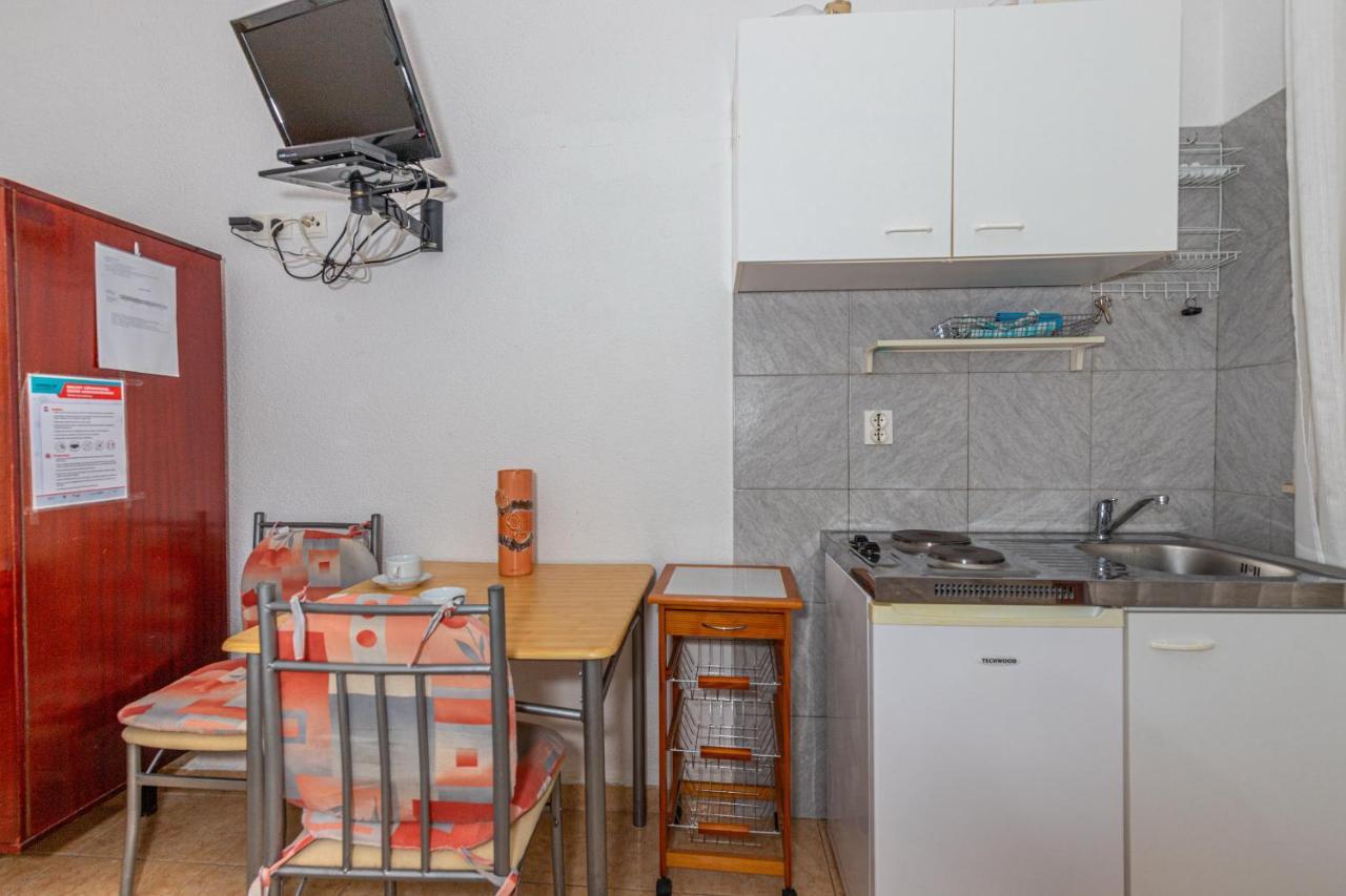 Apartmani Loki 德拉马利 外观 照片
